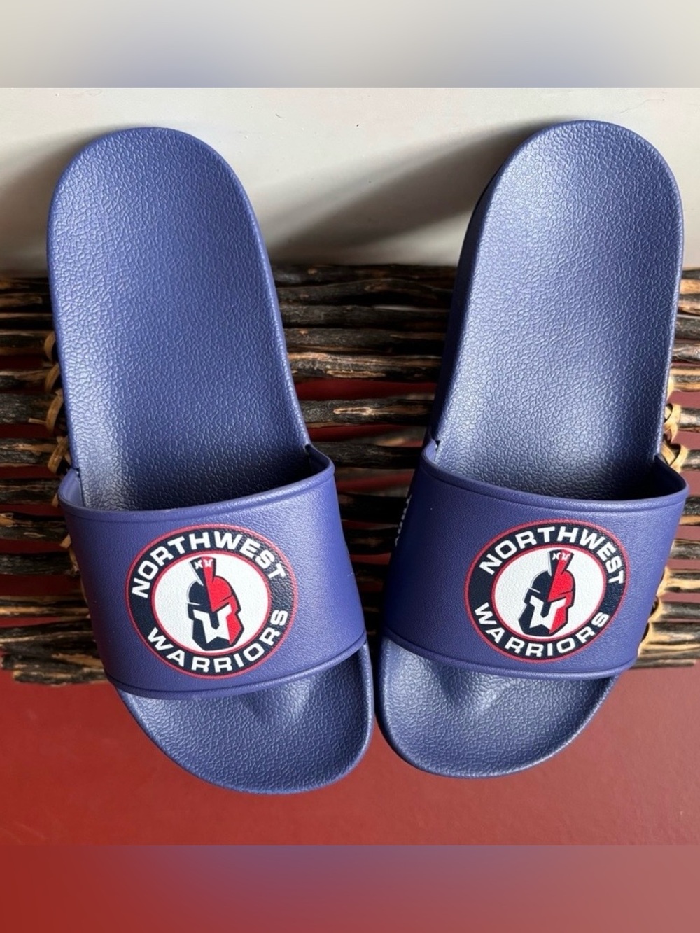 Kids NORTH WEST WARRIORS Sliders Euro 32 Cdn Size 1 Age 5|6